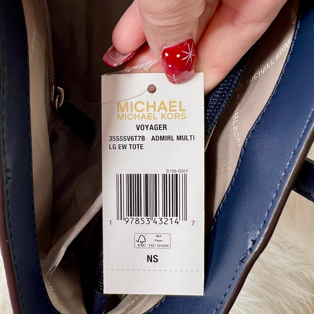 Michael Kors Voyager Large Color Block Signature Logo in Admiral Multi - Picture 8 of 12